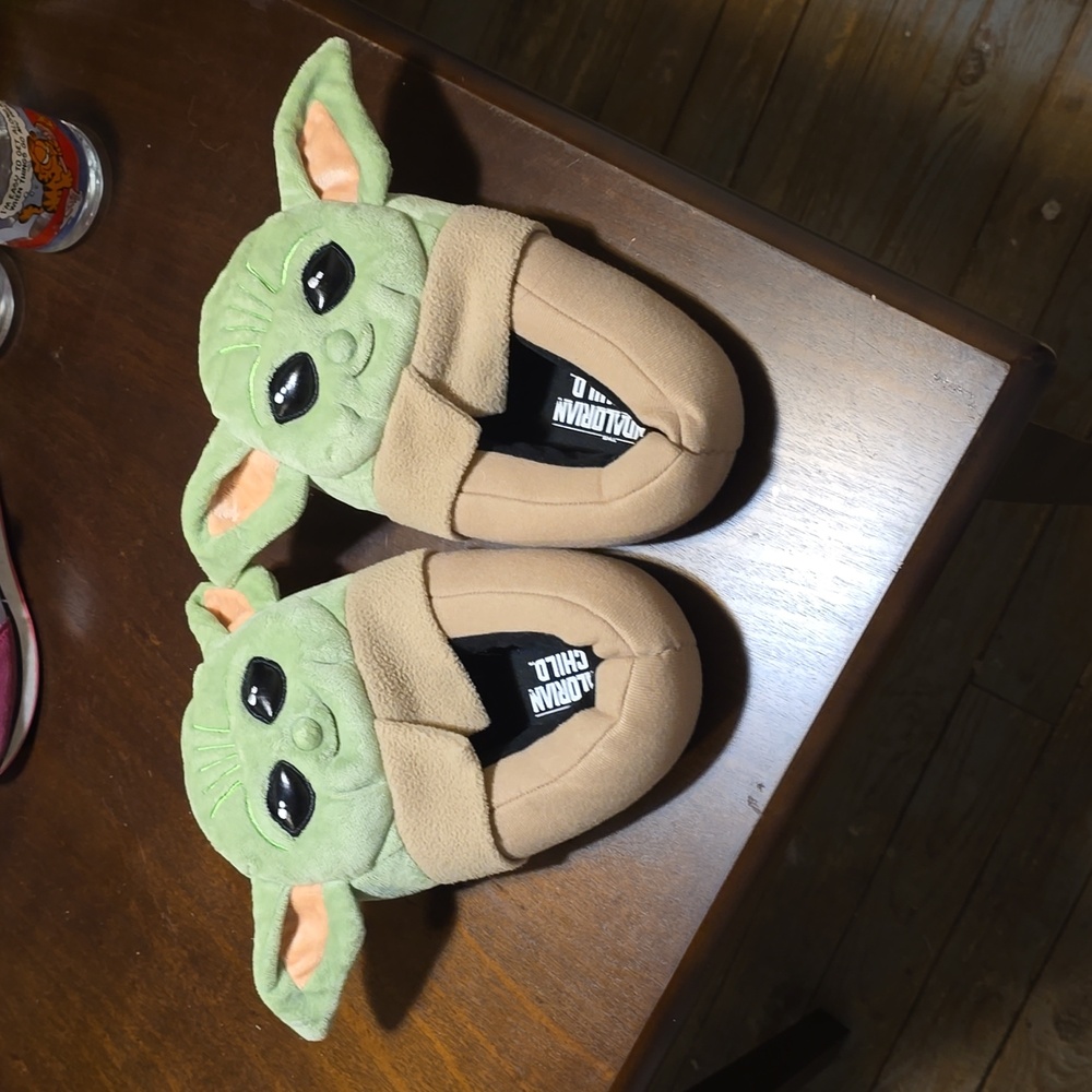 Disney Mandalorian Baby Yoda Star Wars Toddler Kids Slippers Size 4-5 Grogu